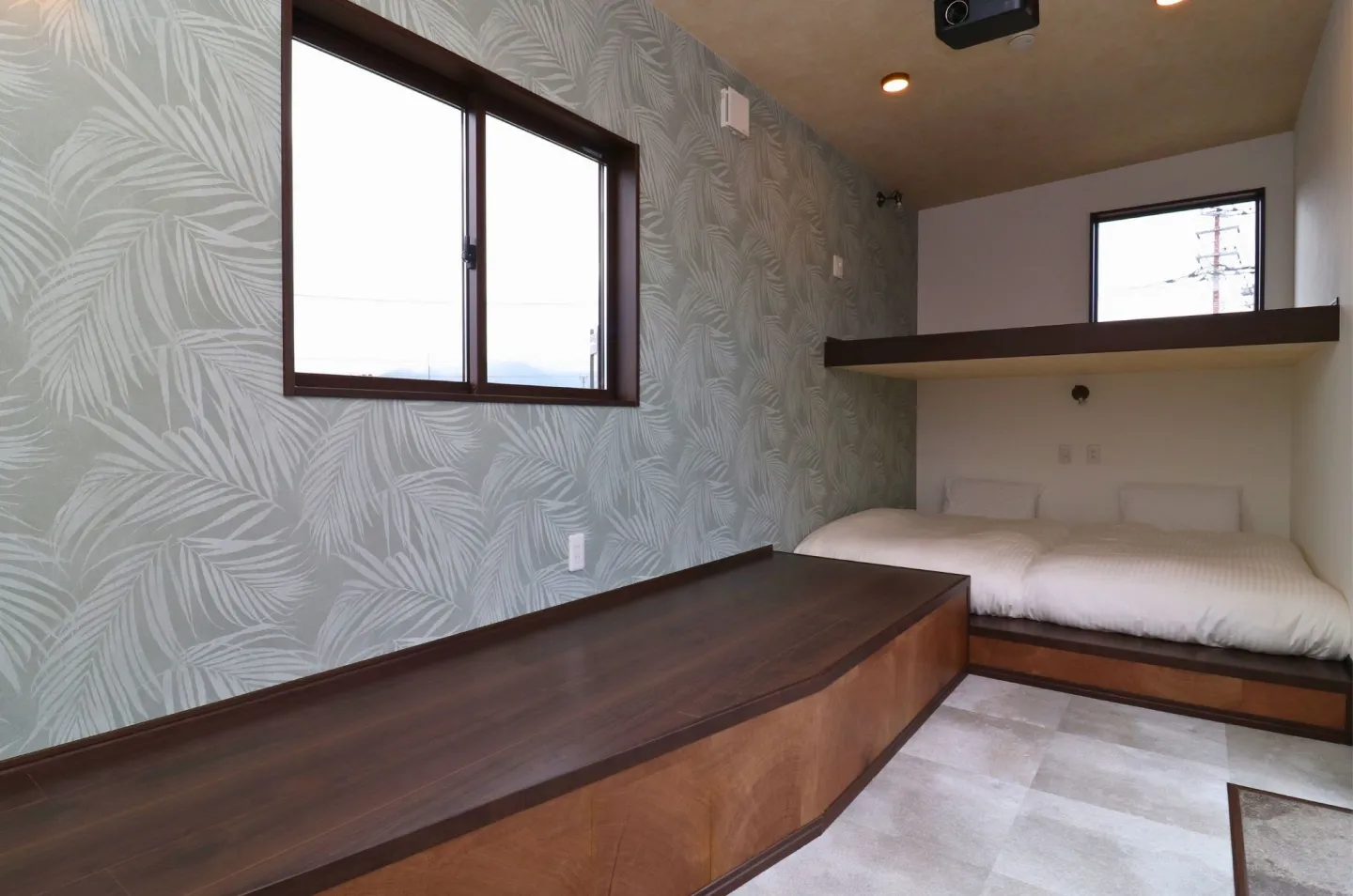 BASE02 – River  室内リビングの様子